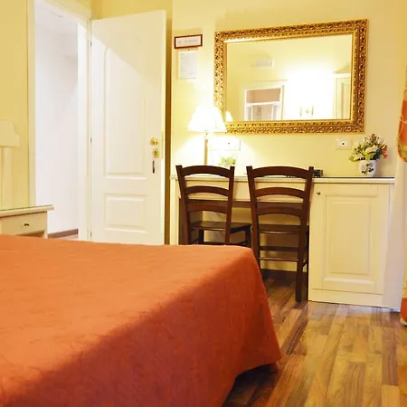 Bed & Breakfast Residenza Domiziano 3*
