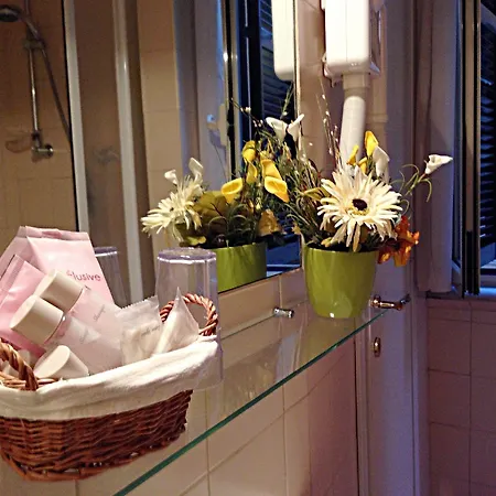 Residenza Domiziano Nocleg ze śniadaniem 4*