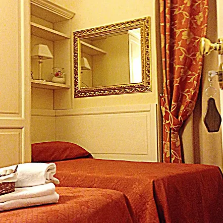 Bed & Breakfast Residenza Domiziano 3*